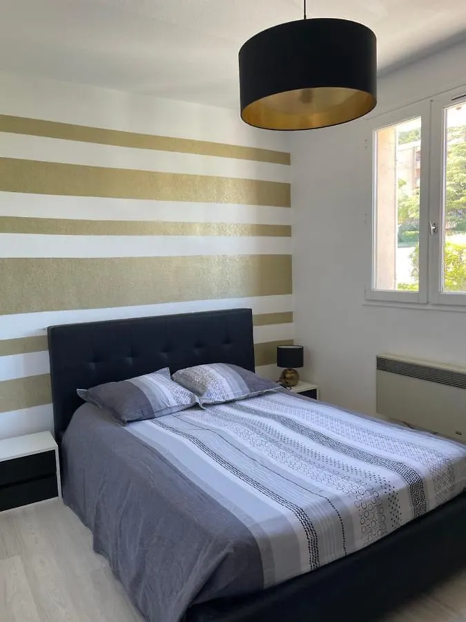 Apartment T2 Proche Plage Carqueiranne