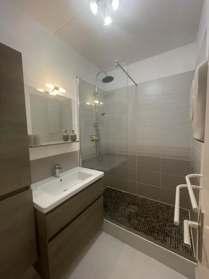 Apartment T2 Proche Plage Carqueiranne France