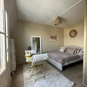 Studio Entierement Renove Place De La Bastille Paris